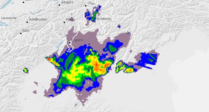 Figura 3 - 27 luglio ore 23.30 - Attività temporalesc a nel bacino padano descritta dai radar elvetici - fonte Meteosvizzera-2